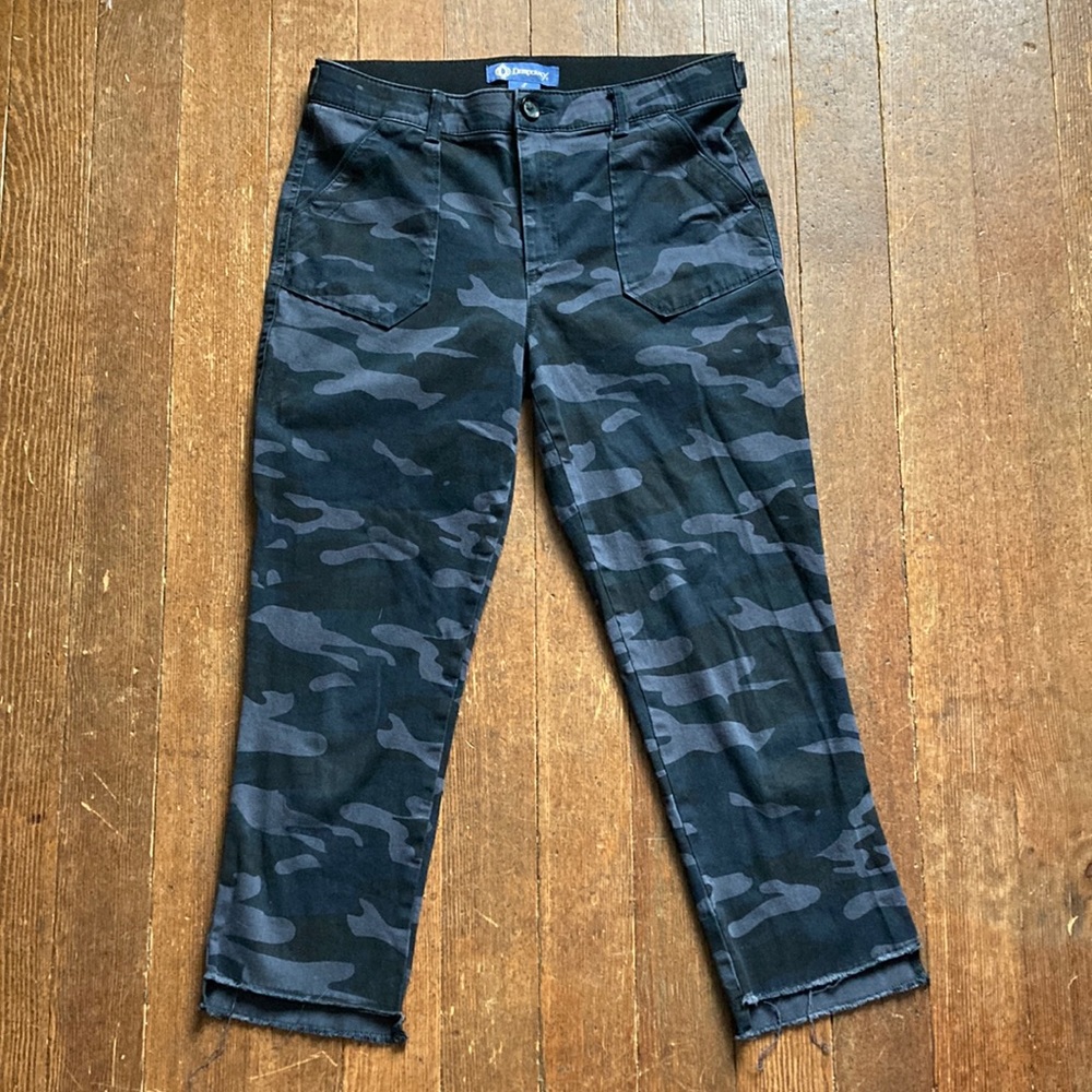 DEMOCRACY “AB”solution kick flare high waist camo jeans size 8
